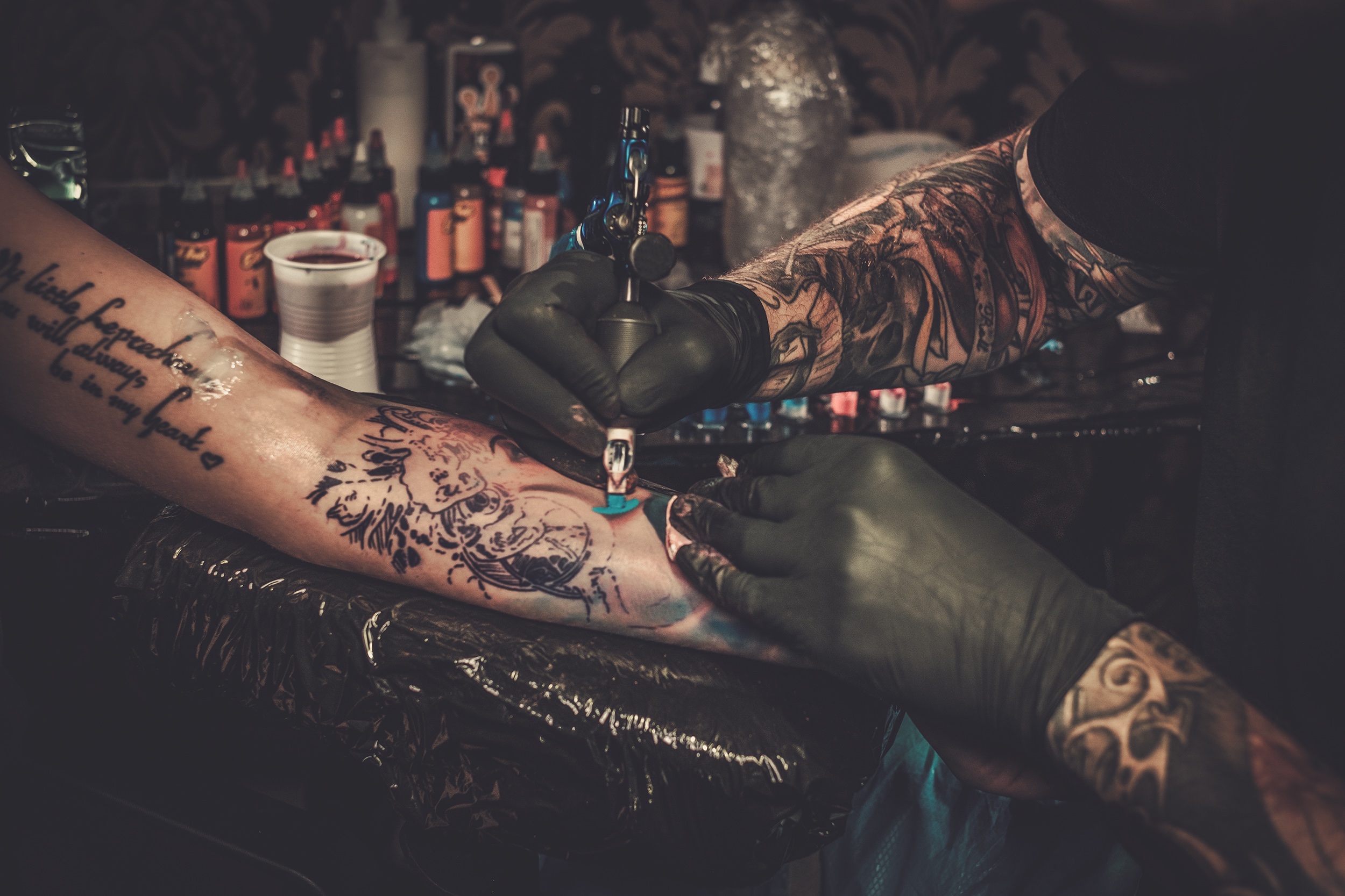 Percorso tatuaggi, piercing e trucco semipermanente upskilling